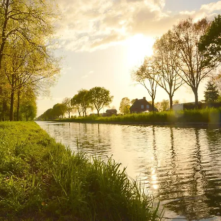In Nederweert Near Canal Trails Сasa de vacaciones *