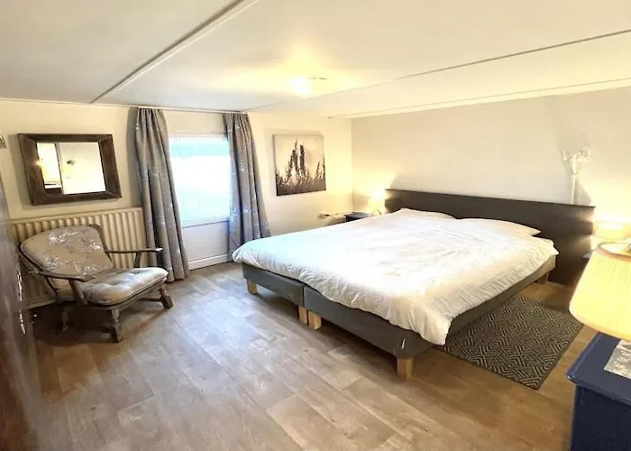 Dom wakacyjny In Nederweert Near Canal Trails Ospel