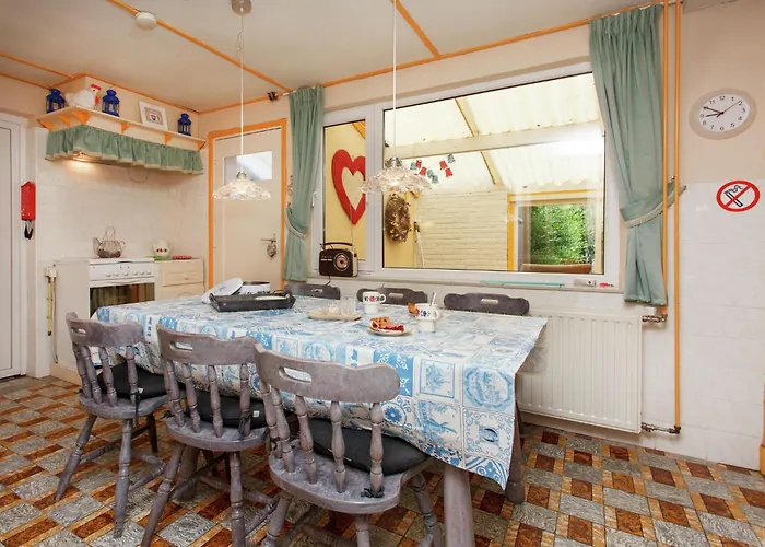 Dom wakacyjny In Nederweert Near Canal Trails