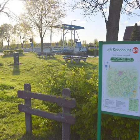 In Nederweert Near Canal Trails Semesterbostad Ospel